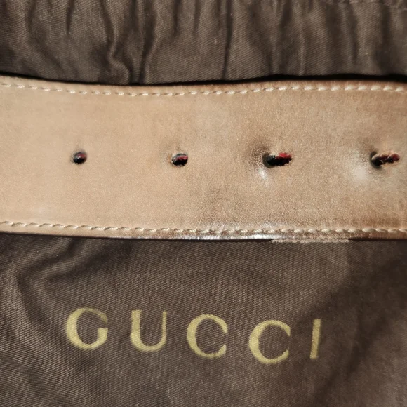 Gucci Hi-top leather sneakers with matching belt set. Size 100/40